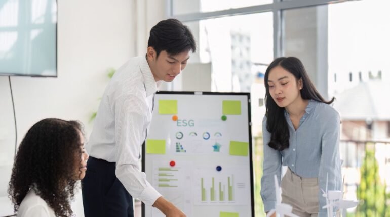 Sustainable Marketing: ESG Communication Insight for Websites